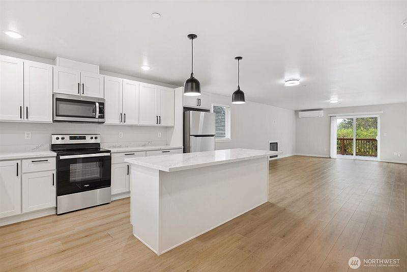 3rd image of 8621 S M Street