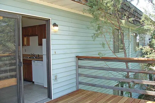 2 bed, 1.0 bath, $1,095 — Photo 3