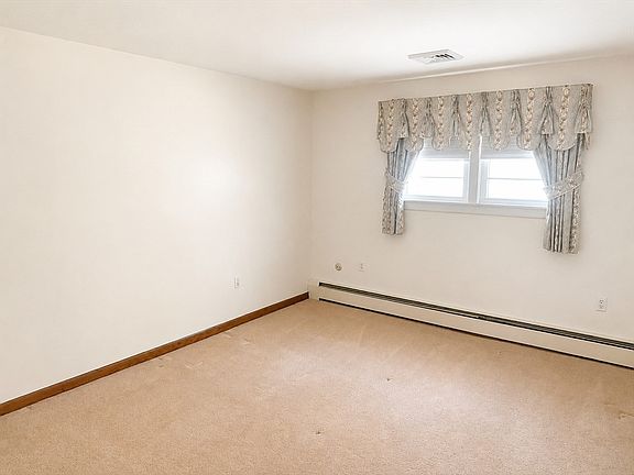 5th image of 1282 Quaker St