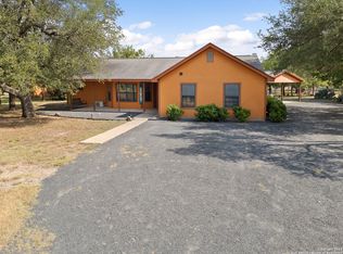 515 County Road 4644, Hondo, TX 78861