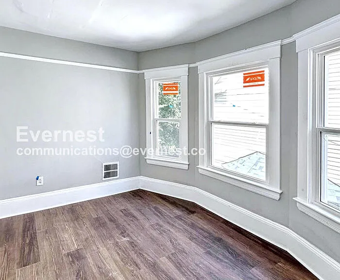 2216 E 82nd St — Photo 2