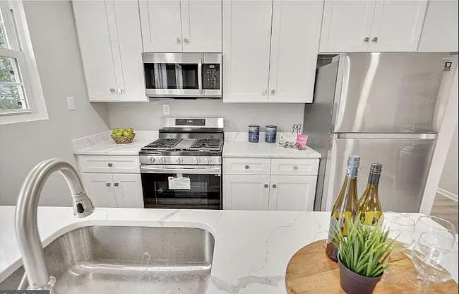 54 E Reed Ave — Photo 2