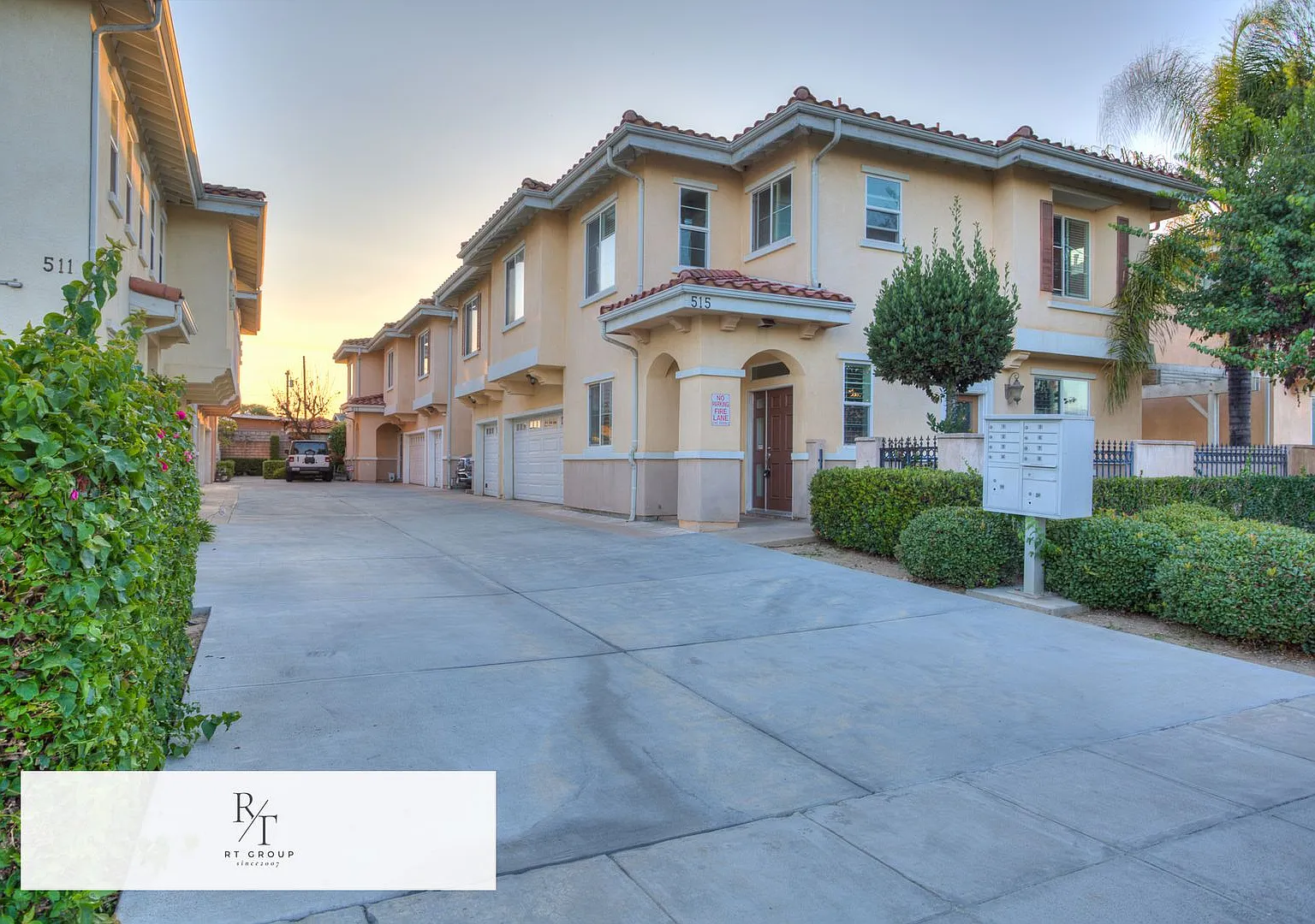Beautiful 4 Bedroom Home with 3-Car Attached Garage — Photo 1