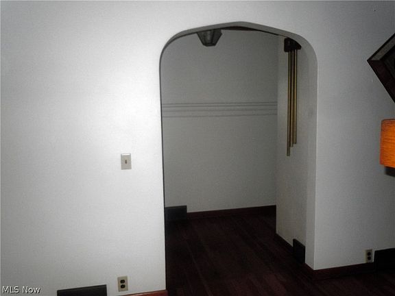 5th image of 1065 N Birch St W