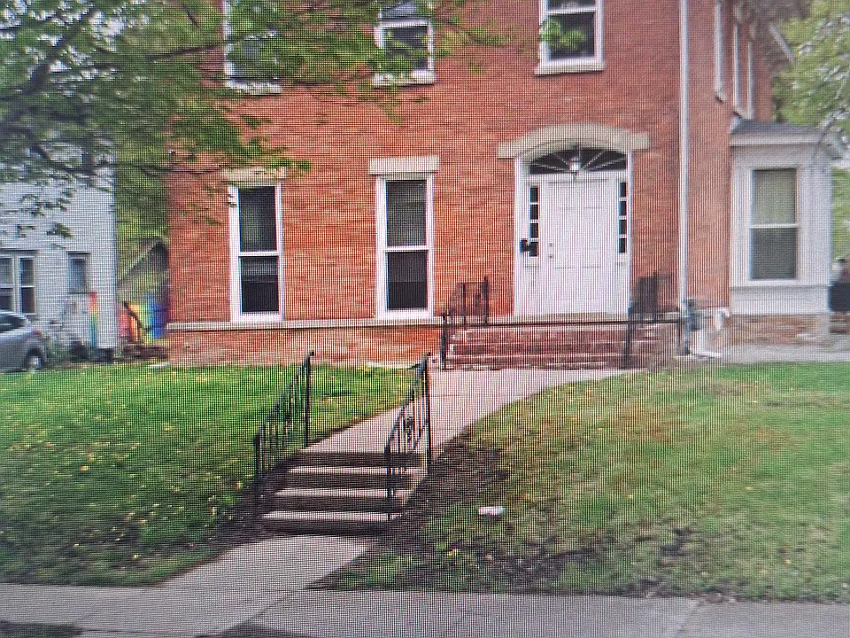 561 Dennis St #1