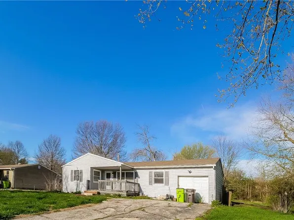 17134 Chula Vista Dr, Belton, MO 64012