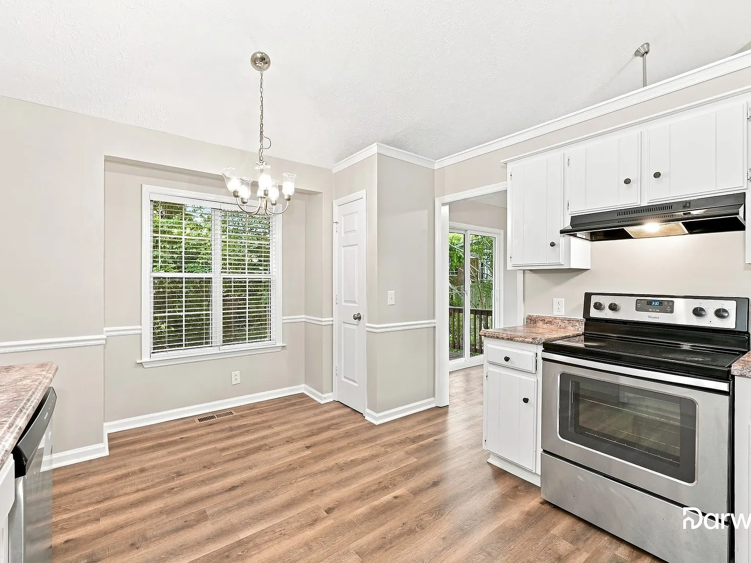 3 bed, 3.0 bath, 1894 sqft, $2,145 — Photo 3