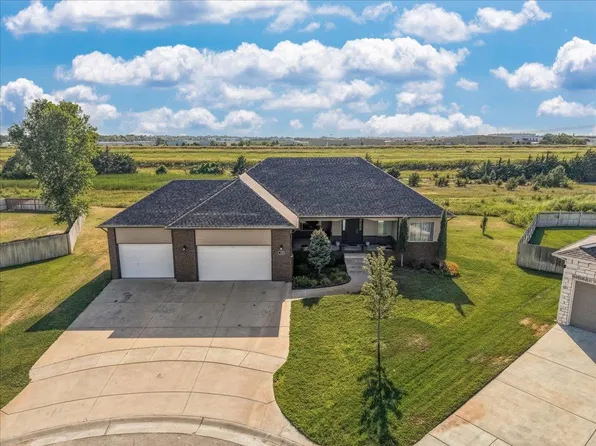 3315 S Bluelake Ct, Wichita, KS 67215