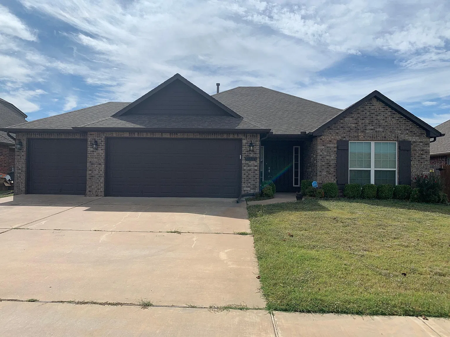 3 bed, 1511 sqft, $1,900 — Photo 1