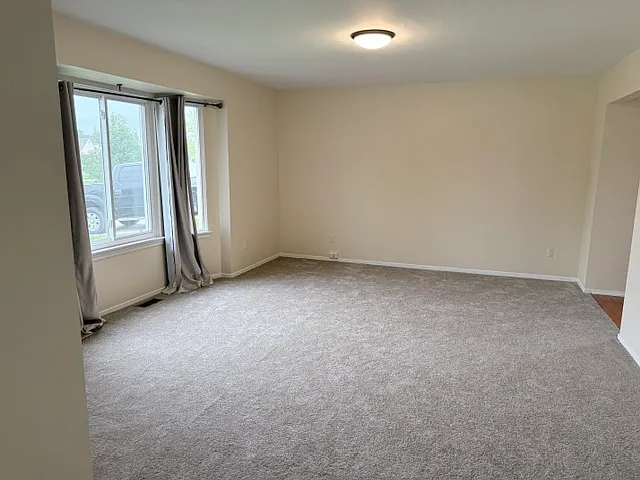 3 bed, 2.5 bath, 1753 sqft, $2,700 — Photo 2