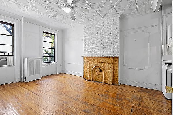 1st image of 219 Degraw St APT 3