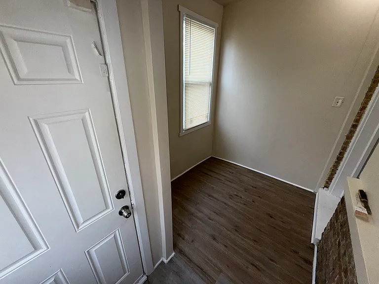 7423 S Saint Lawrence Ave — Photo 12
