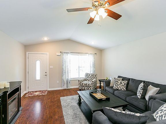 4th image of 456 Greathouse Dr
