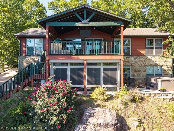 3rd image of 2511 Lakeside Dr