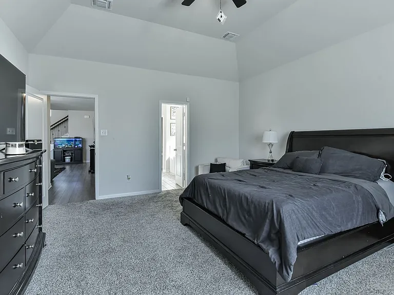 6306 Golden Gate Dr — Photo 32