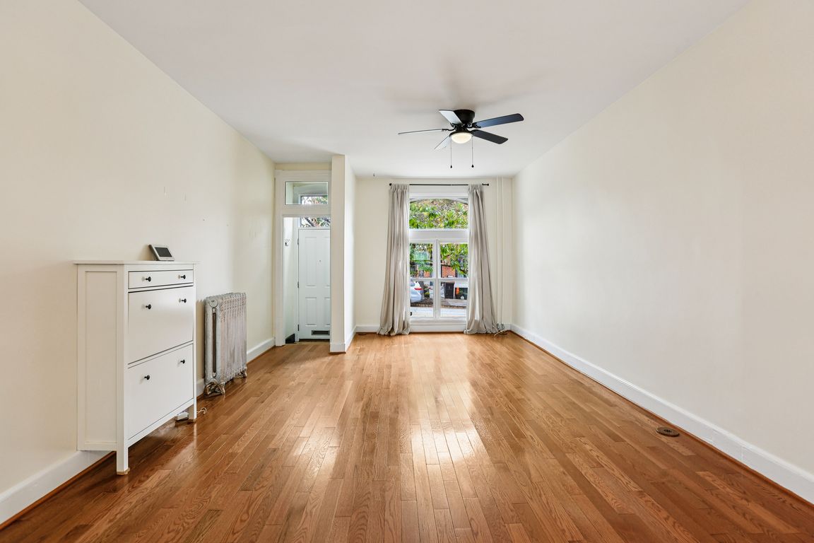 next background image