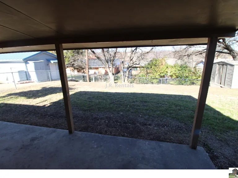 803 Michelle Dr — Photo 23