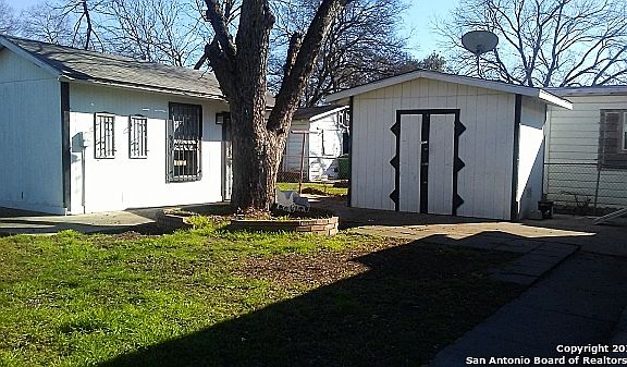 3rd image of 2202 SW 19th St