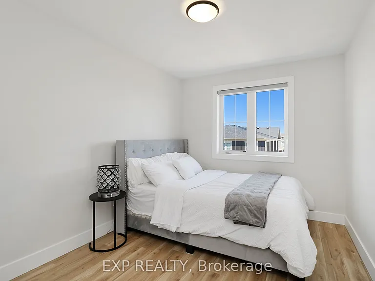 142 Sycamore St — Photo 36