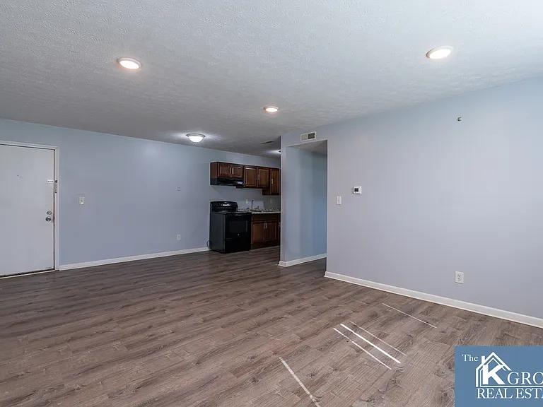 608 N Woodland Dr #3 — Photo 3