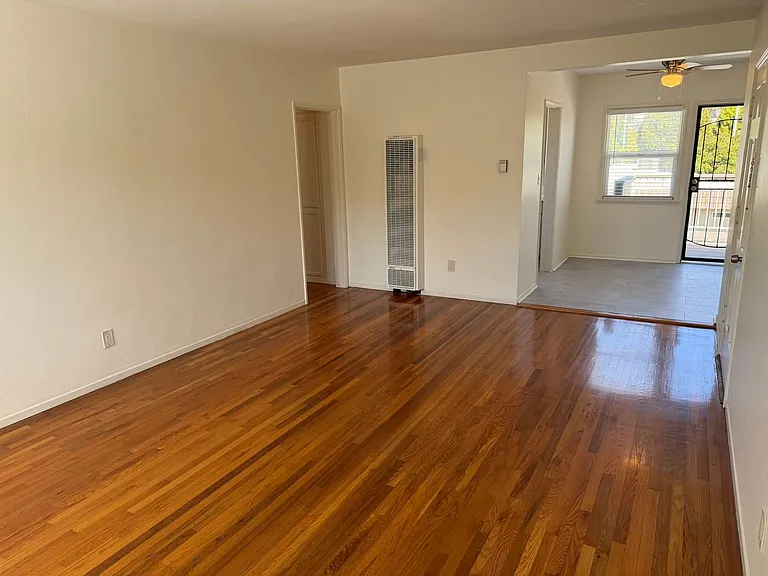 3805 Voltaire St — Photo 2