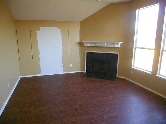 2nd image of 306 N Alder Dr