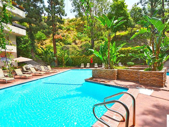 2nd image of 2700 Cahuenga Blvd E APT 4214
