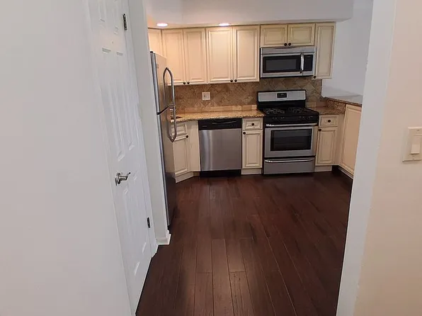 2014 Hawthorne Ln, Mahwah, NJ 07430