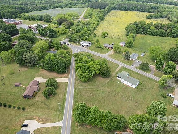 3rd image of 1558 Buffalo Shoals Rd