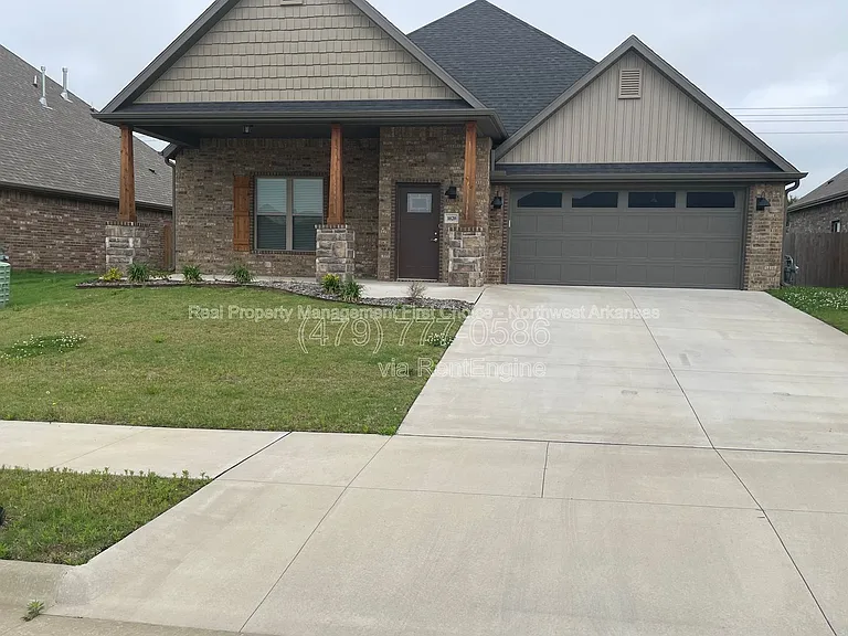 1020 Trestle Ln — Photo 1