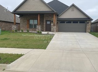 1020 Trestle Ln, Bentonville, AR 72713