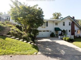 552 Main St, Madison, WV 25130