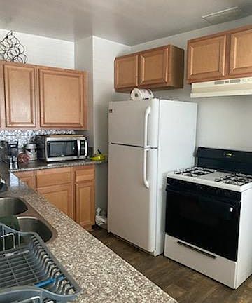 5th image of 14229 1/2 Moorpark St #1/2