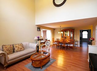 3 Wood View Dr, Mount Laurel, NJ 08054