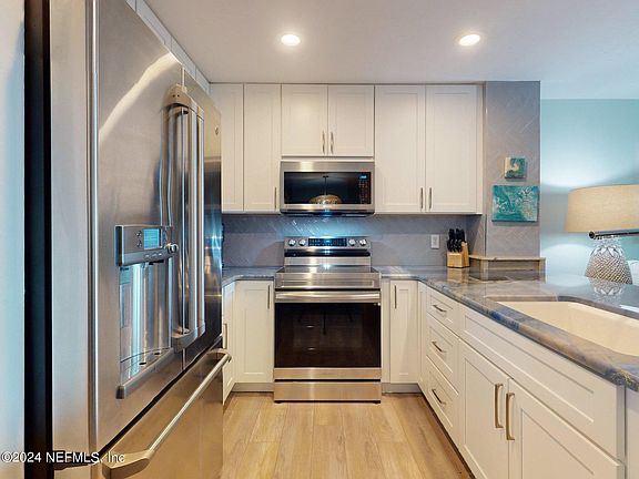 3rd image of 301 Premiere Vista Way #301