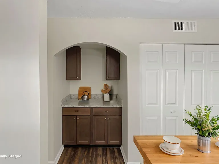 Timber Point Apartments — Photo 5