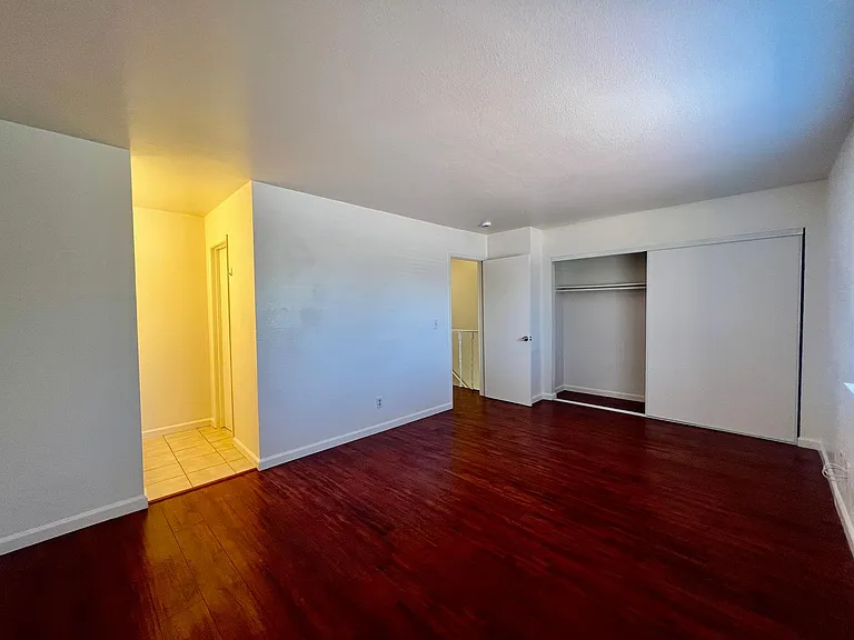 975 Owsley Ave — Photo 16