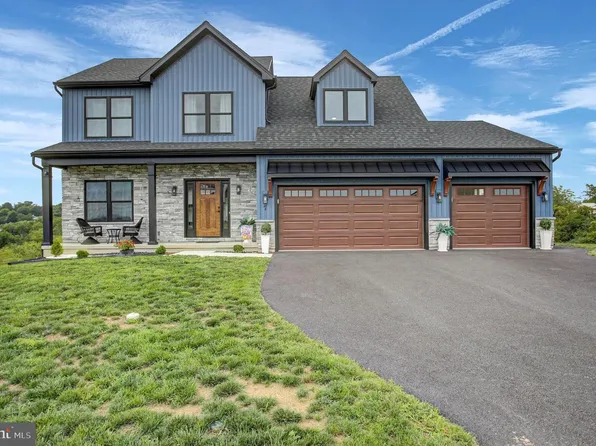 7 Brubacker Dr, Carlisle, PA 17013