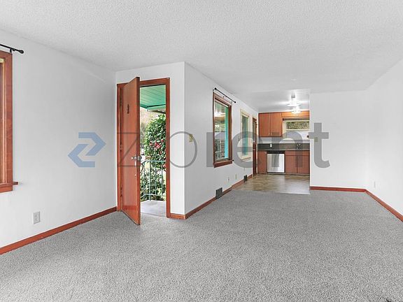 3rd image of 1920 S Bayview St