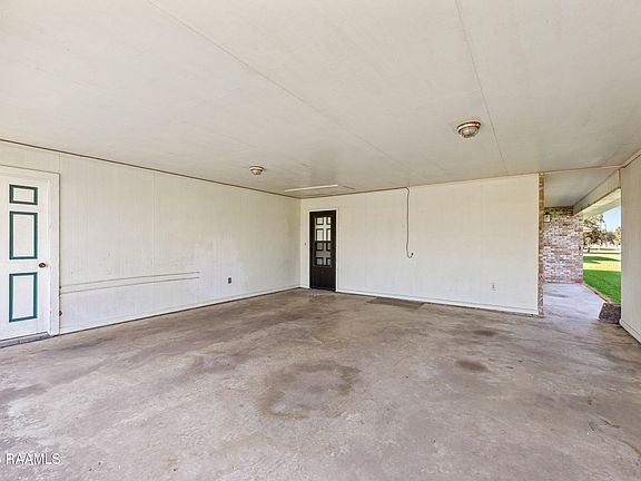 5th image of 1002 Lemon Dr
