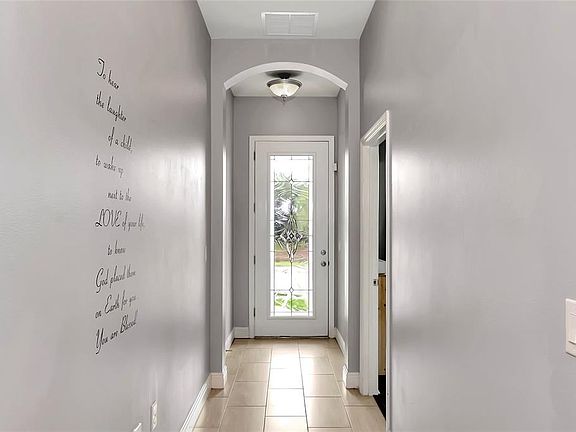 3rd image of 883 Molly Cir