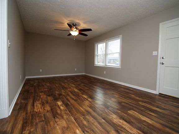 3rd image of 187 Wilmington Dr