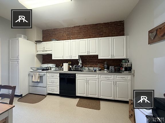 2nd image of 13 Stearns Rd #1
