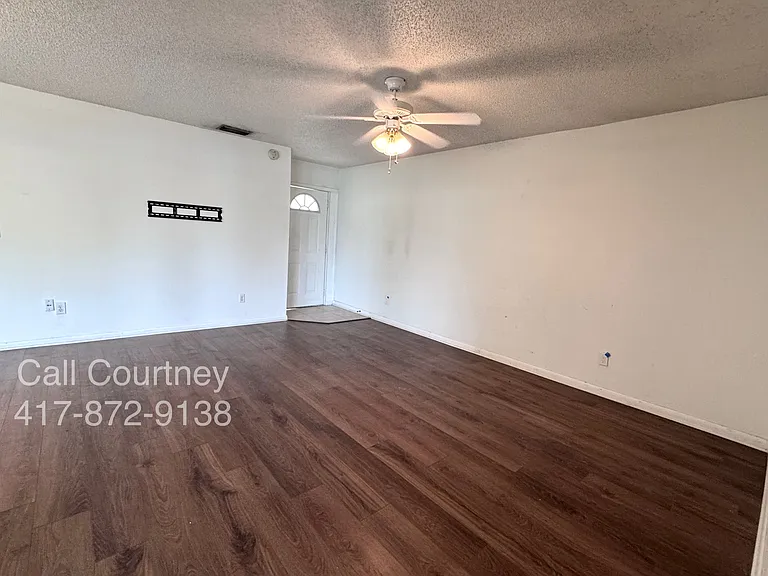 4735 Grove Point Dr — Photo 3
