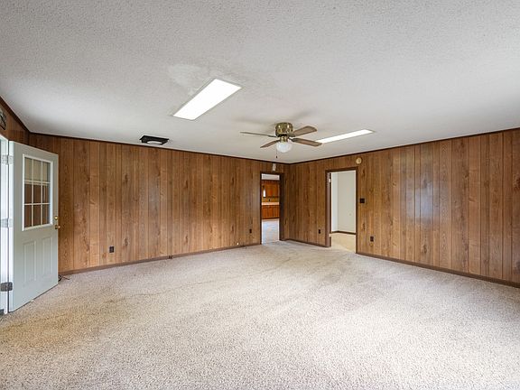 3rd image of 87 Anglin St