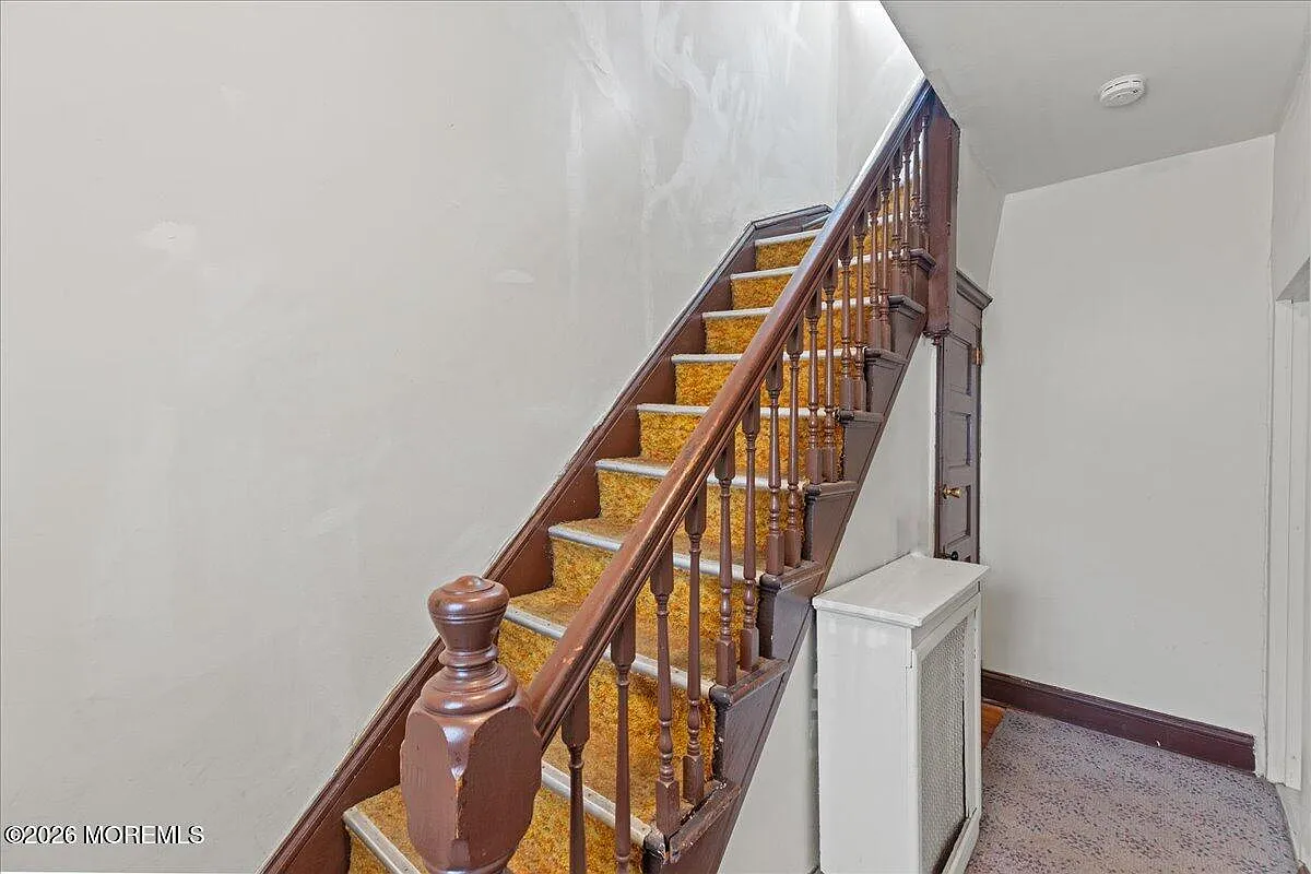 3 bed, 2036 sqft, $2,800 — Photo 2