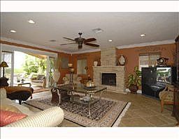 4th image of 3005 NE 42nd St