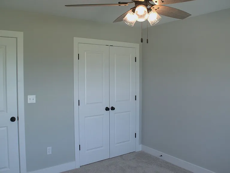 913 Spyglass Ct — Photo 8