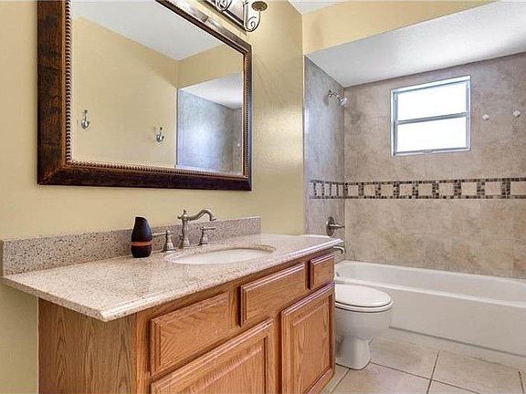 3rd image of 1016 Long Branch Ln