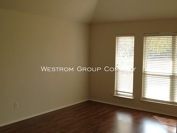 2nd image of 1017 Silver Spur Ln